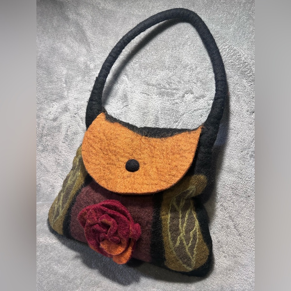 Rising Tide 100% Wool Floral 3D Rose Hippie Shoulder Bag - Picture 2 of 9